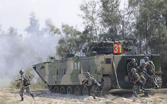 陆军第42集团军组织实兵实装演练