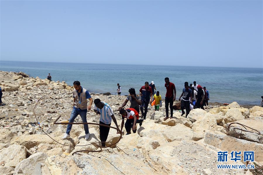 （国际）（4）利比亚西部海域一非法移民船只倾覆 3人死亡上百人失踪