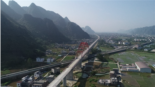贵南高铁广西段桥梁工程整体进度突破80% 开始全面进入加速收尾阶段