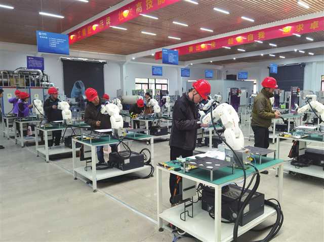 重庆市打响职业技能培训和鉴定评价专项整治“发令枪”
