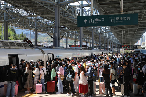 云南铁路国庆假期客发168.9万人，优化运输组织