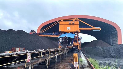 云南铁路抢运28万吨电煤 全力保障电企冬季用煤需求