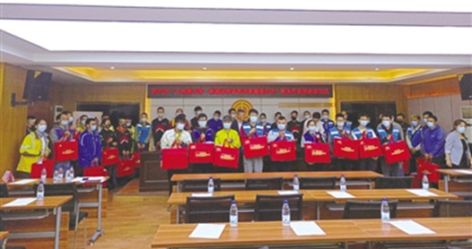 阳江市总工会为新就业形态劳动者送“大礼包”
