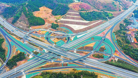 交通运输部：加快2022年度重点公路建设