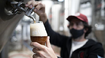 精酿也推高端产品 国内啤酒行业奔赴多样化