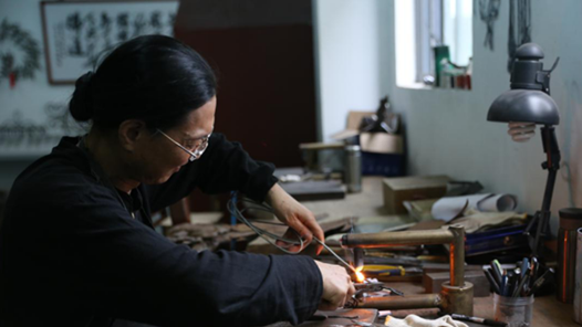 中国梦·大国工匠篇 | 铁画工匠叶合：以铁为墨 千锤百炼乃成形