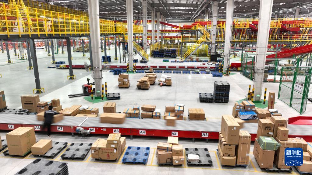 发展现代物流产业 健全工业园配套服务