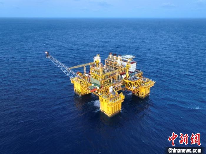 “深海一号”成世界首个具遥控生产能力的超大型深水半潜式生产储油平台