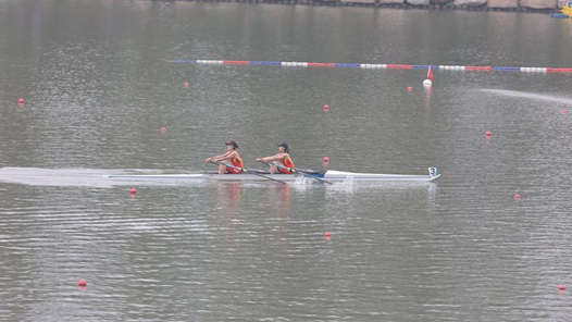 首金，中国的！杭州亚运会第一金牌日，赛艇姐妹花夺得冠军