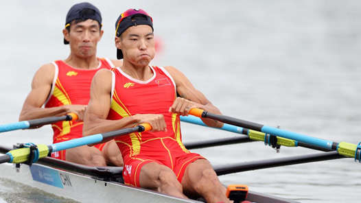 赛艇综合：杭州亚运会开幕后首个比赛日中国赛艇队斩获6金