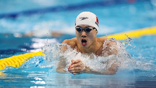 游泳综合：中国队横扫首日7金破3项亚洲纪录