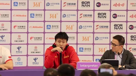 中国男篮队员赵睿向球迷致歉：“抱歉，给你们添堵了！”