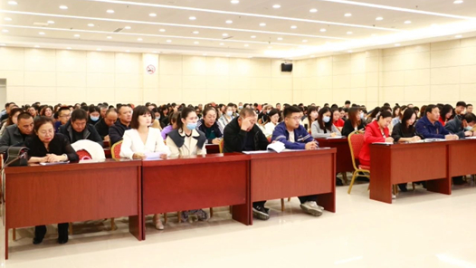 内蒙古巴林右旗总工会传达学习贯彻中国工会十八大精神