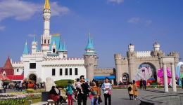 部分景区消费乱象缘何屡禁不止�? title=