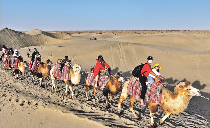 新疆麦盖提县沙漠探险乐无穷服务升级暖融融