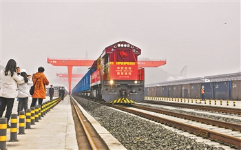  CHINA RAILWAY Express runs out of "acceleration" and "good Chinese goods" to sea efficiently