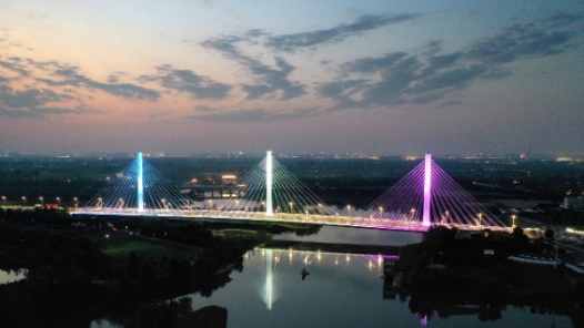 国内最宽全漂浮体系多塔斜拉桥西安沣邑大桥建成通车