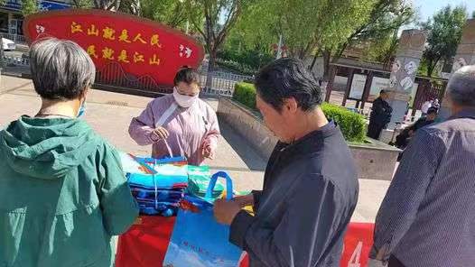 河北省隆化县组织开展“热爱科学 崇尚科学”宣传活动