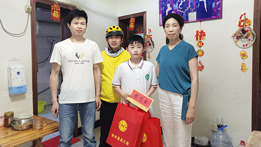 安徽省长丰县总工会开展“六一”儿童节走访慰问活动