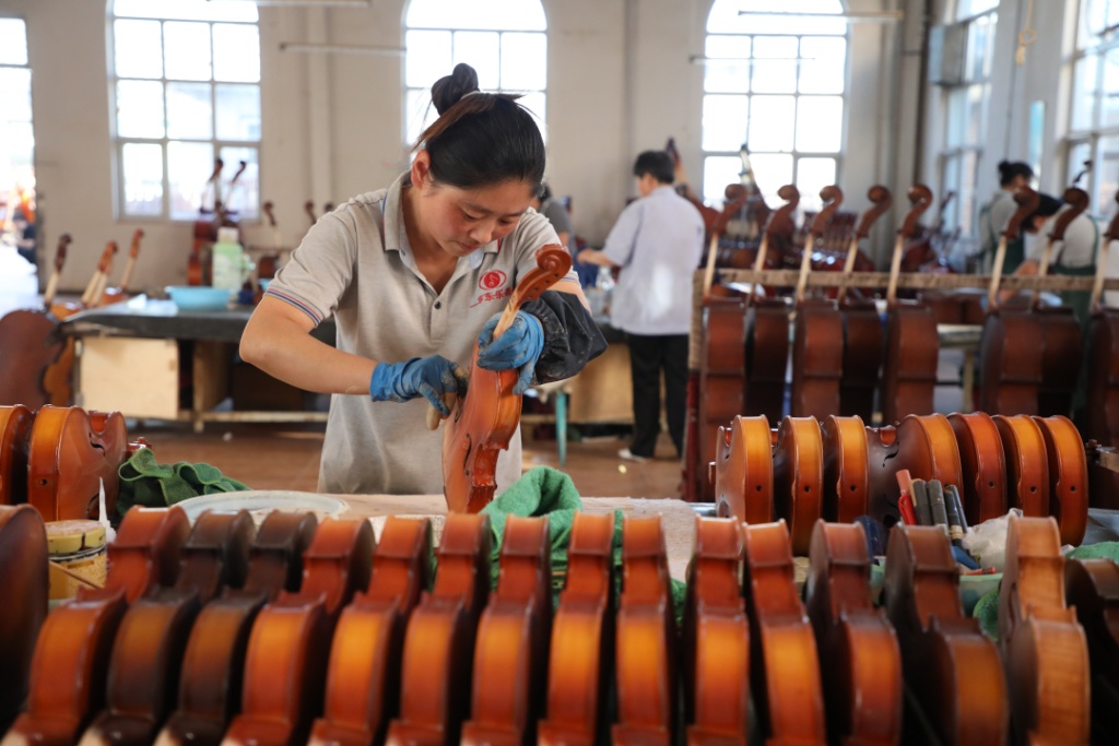 中国经济样本观察·“镇”了不起丨这个京郊小镇,何以独占全球提琴三成市场?