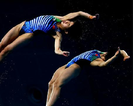 �����˶��᣺Ů��˫��ʮ��̨�й��𻨶�ڡ�