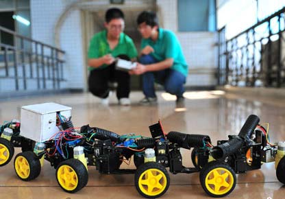 ���մ�ѧ��չʾ���´�ҵ�����Դ���Ʒ��