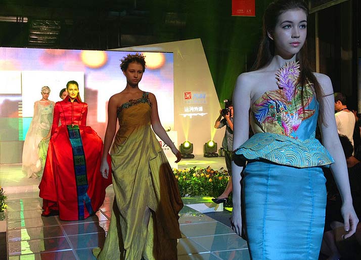 外模走秀无锡荣氏家族老厂房”