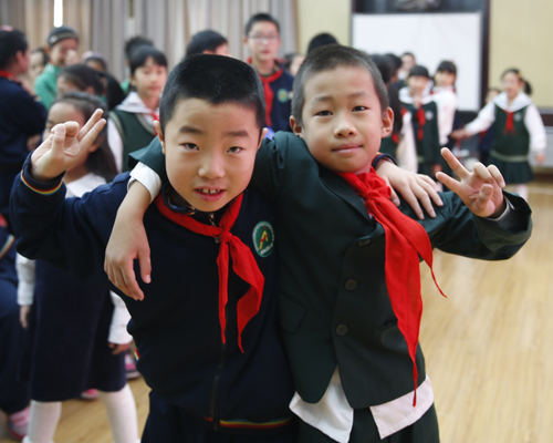 ���ݵ�ѧУ���С����ݡ���ׯ����ͬ����ѧ��ҵ��ʽ��