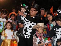 台北动物园上演万圣节变装“秀””