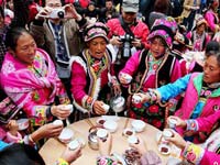 �Ĵ��봨�ƾƿ�̳ ǧ�˰Ӱ���ϲӭǼ�����ꡱ