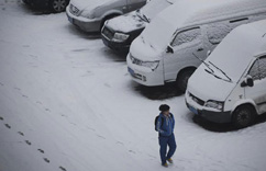 ��������� ѩ����³ľ����װ�ع���һҹ�붬����