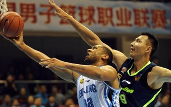 CBA联赛:广东队客场艰难战胜北京队”