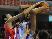 2013-2014赛季CBA联赛:北京主场险胜佛山”