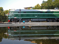 ���Ŷ�������ͷ��У԰��