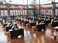 �㶫��ϼɽ�ٰ�ʫ�ӱ�����