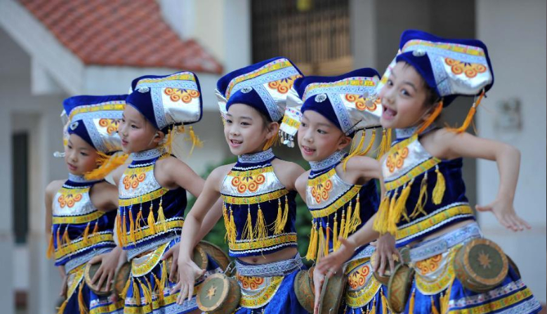 南宁:民族风情进校园”