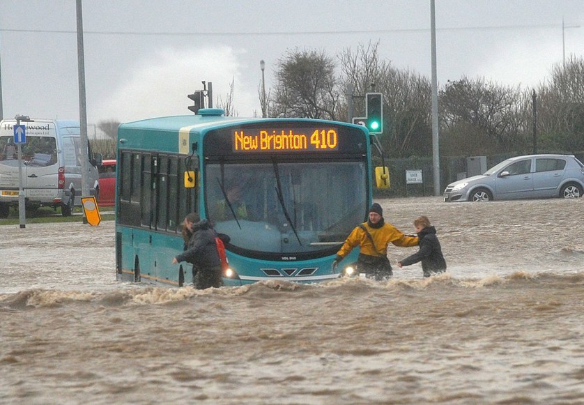 Ӣ����ǿ�籩�� ��295�κ�ˮԤ����