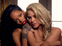 蕾哈娜携手皮克女友夏奇拉MV飙歌”