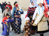 ����µ�����庢ͯ������ʢװ��