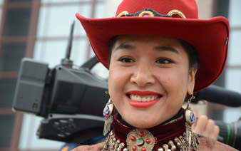 ֱ�����᣺����������γ�ý�役�㡱