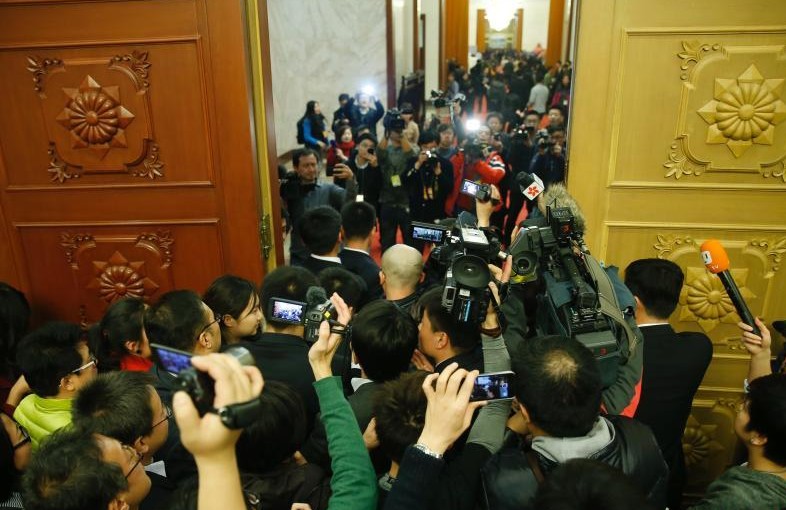 �½����������������������� ý���ſ�Χ���Ŵ��͡�