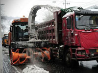 乌鲁木齐大型机械清雪 如收庄稼”