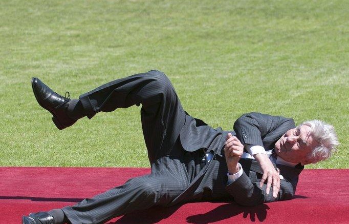 ����ǰ�����ϯ������ͳ��ְ��ʽ �ߺ�̺����ˤ����