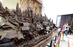 巨型紫檀“清明上河图””