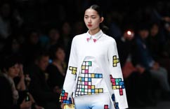 ģ��չʾ���ʦԬ����Ƶ�ʱװ��