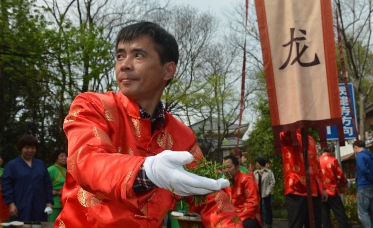 杭州灵隐举行西湖龙井开茶节”