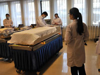 走近八宝山女子遗体整容师”