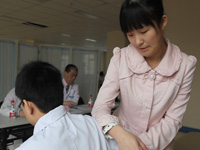 北京市公立医院首次为盲人按摩师设专岗”