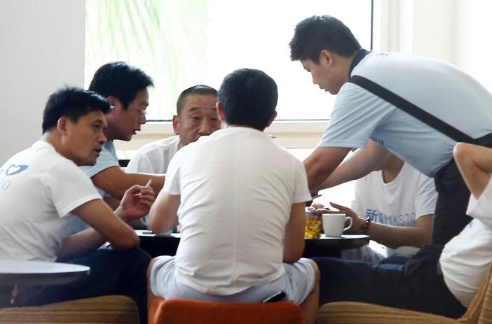 ���й��˿ͼ��������ͬһ�ҾƵꡱ