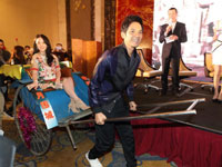 钟汉良亮相南京会粉丝”